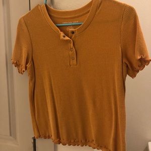 AE T-shirt with lettuce hem